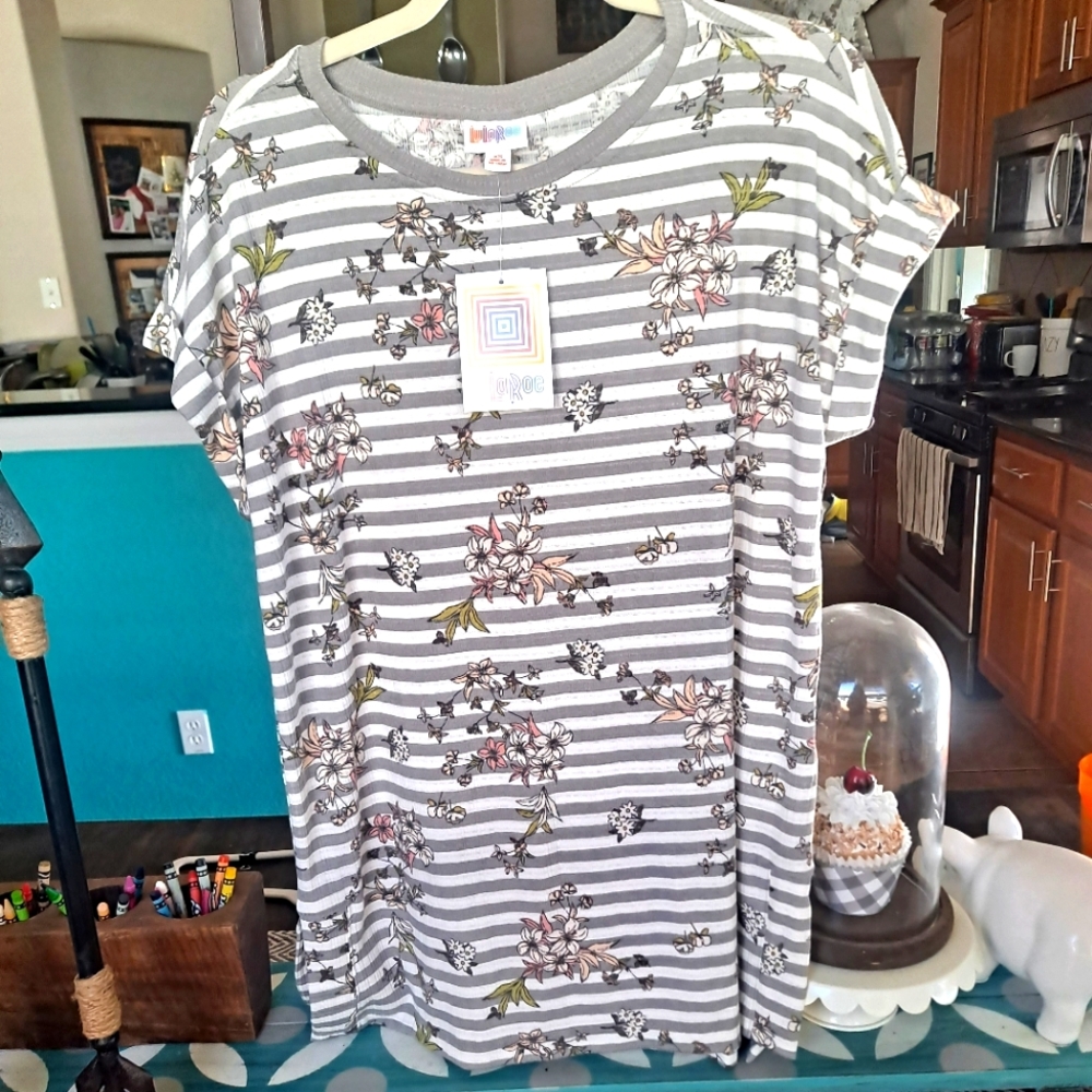 Lularoe Leah Top